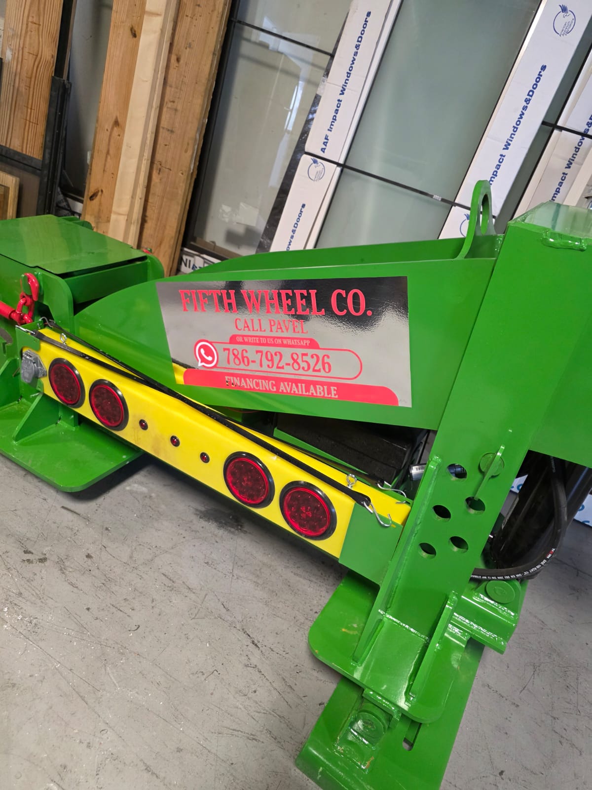 Heavy-duty Fifth Wheel Hydraulic Boom